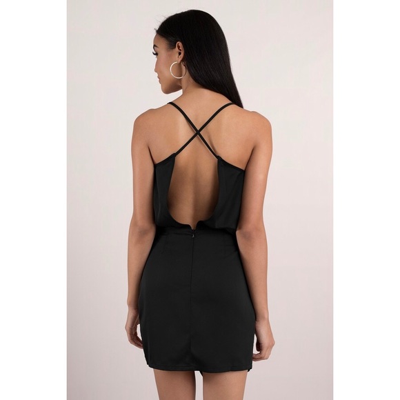 Tobi Jamie Wrap Dress - Picture 2 of 3